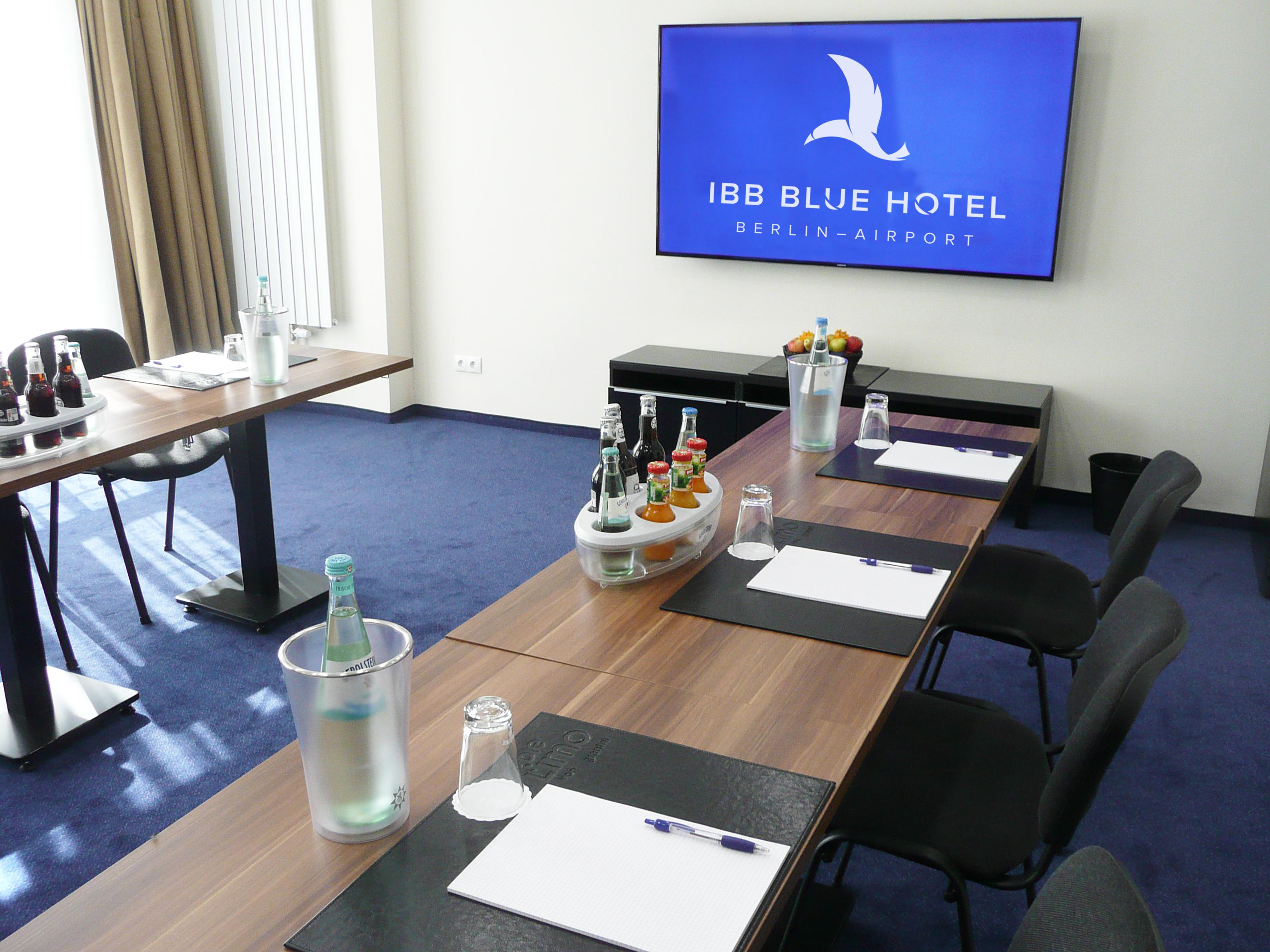 IBB Hotel Berlin-Airport Buitenkant foto